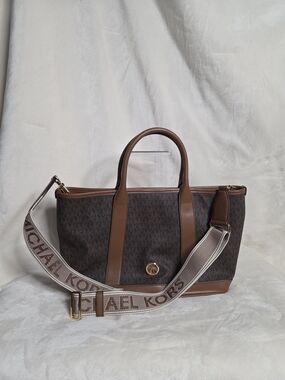 Michael Kors Luisa Medium Signature Logo Tote Bag